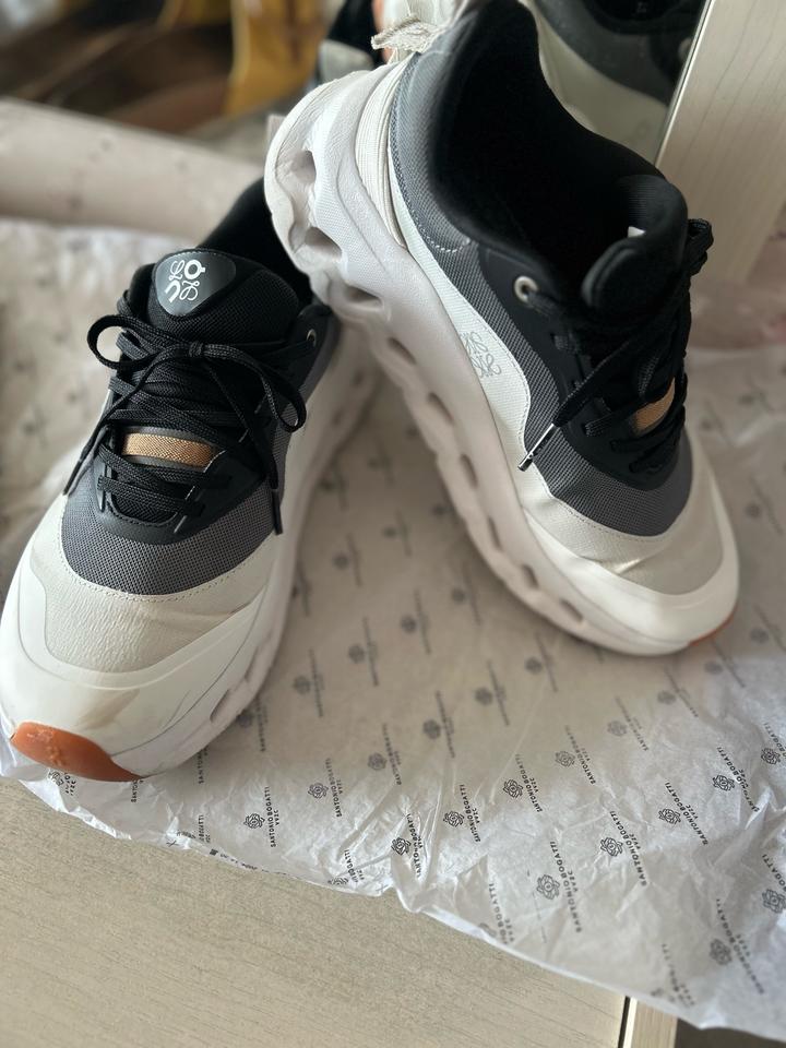 LOEWE OC