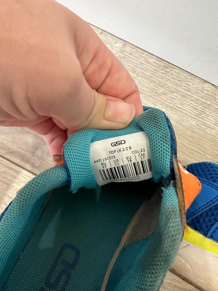 2 пары кроссовки 28