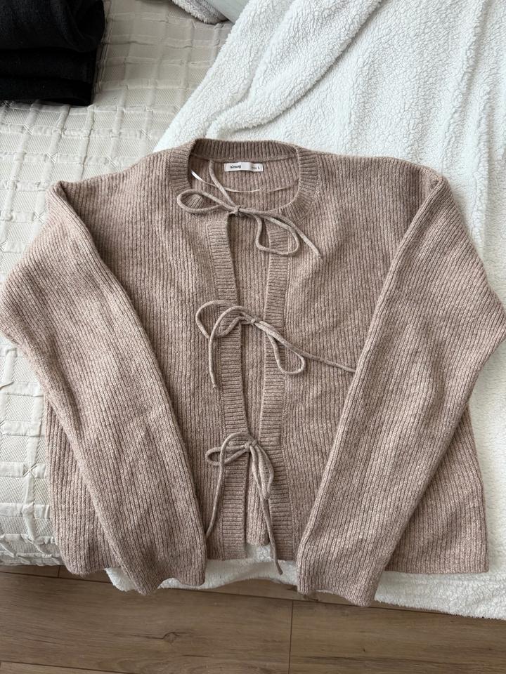 Продам милую кофточку