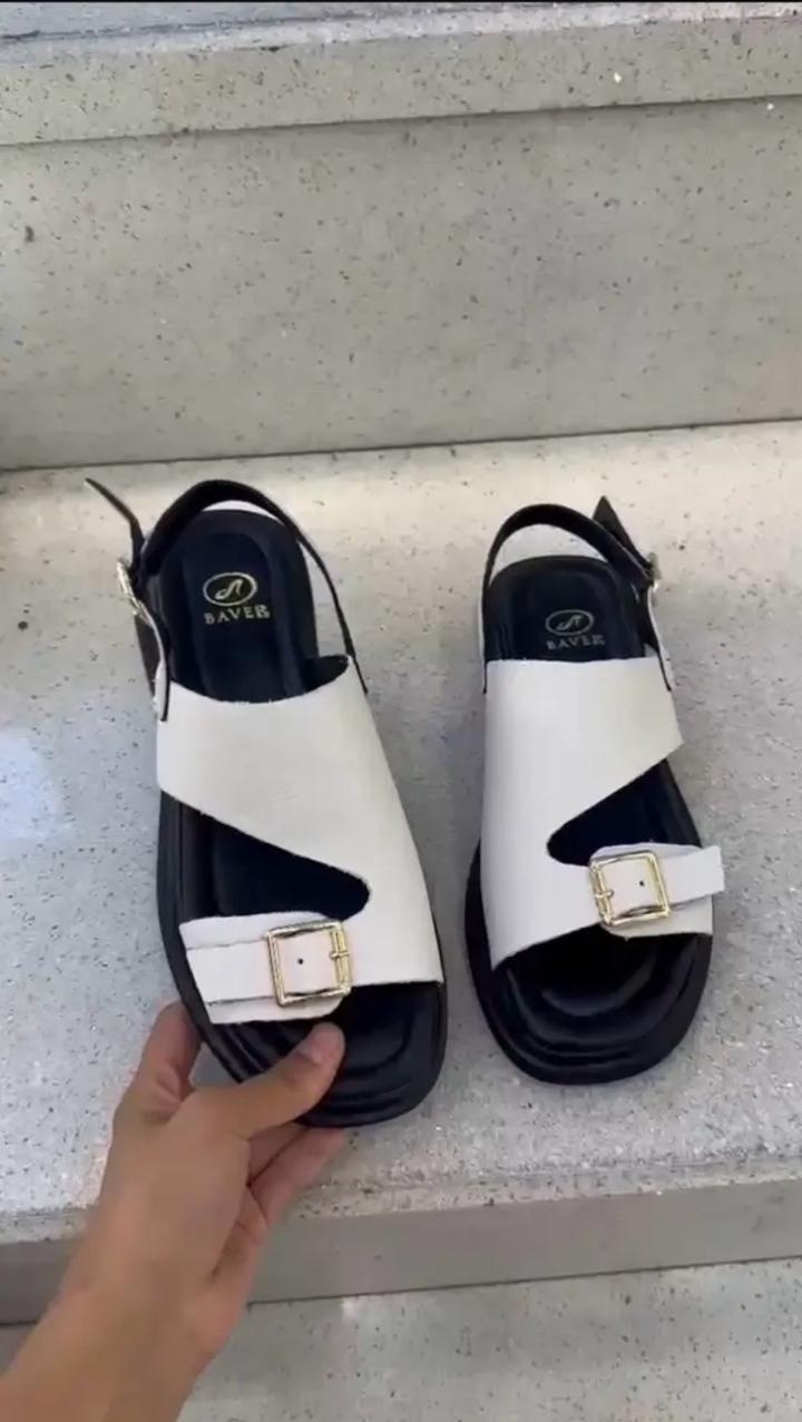 Белые сандали от Baver