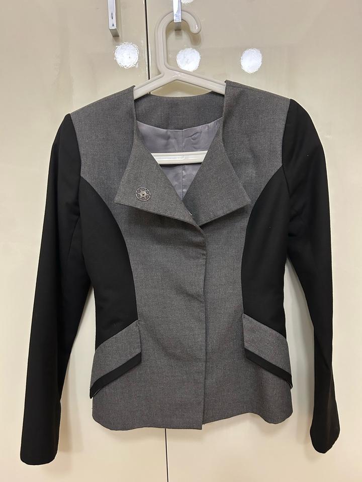 костюм-двойка (жакет + юбка) с контрастными вставками