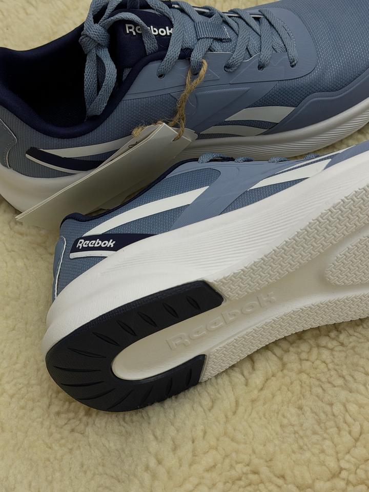 Женские кроссовки Reebok