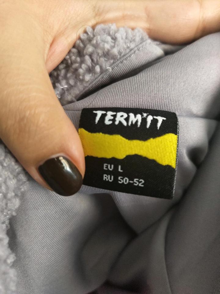 Сиреневый джемпер, верхняя одежда