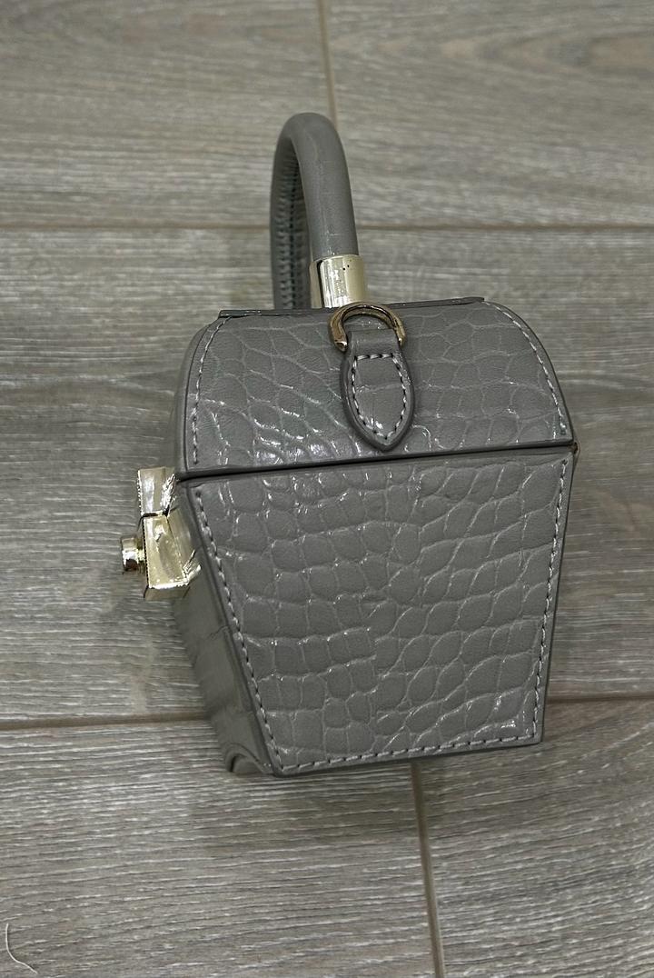 Мини-сумка Charles & Keith серого цвета