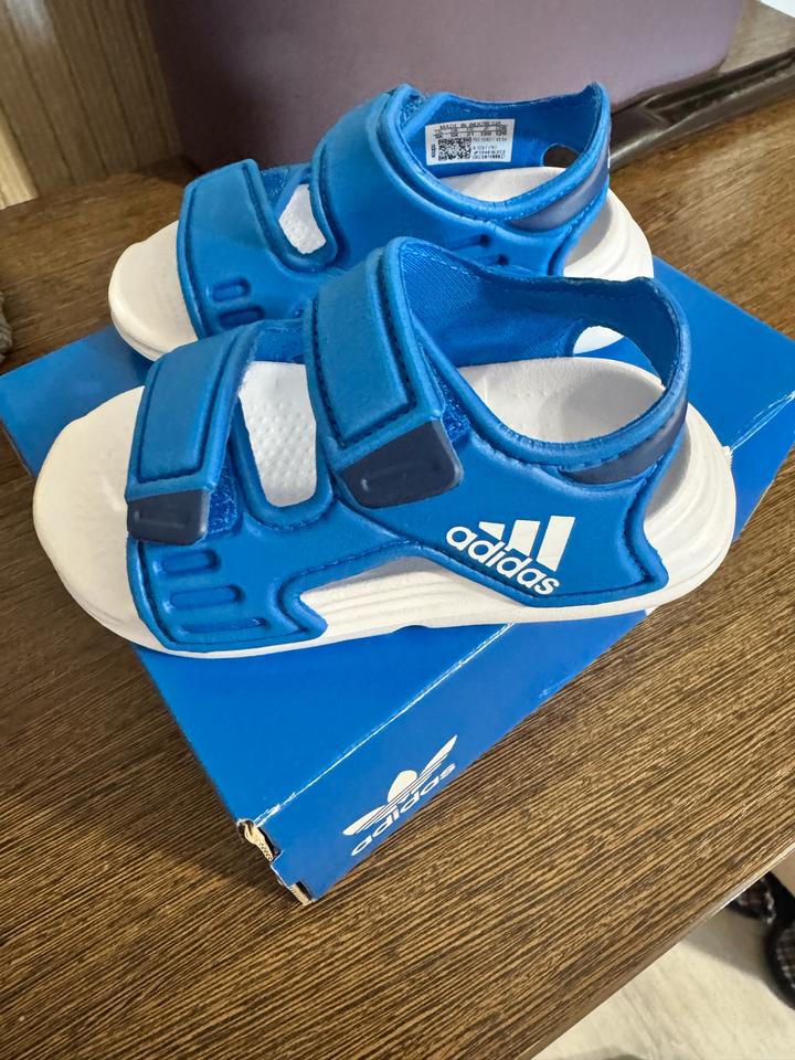 Сандали adidas