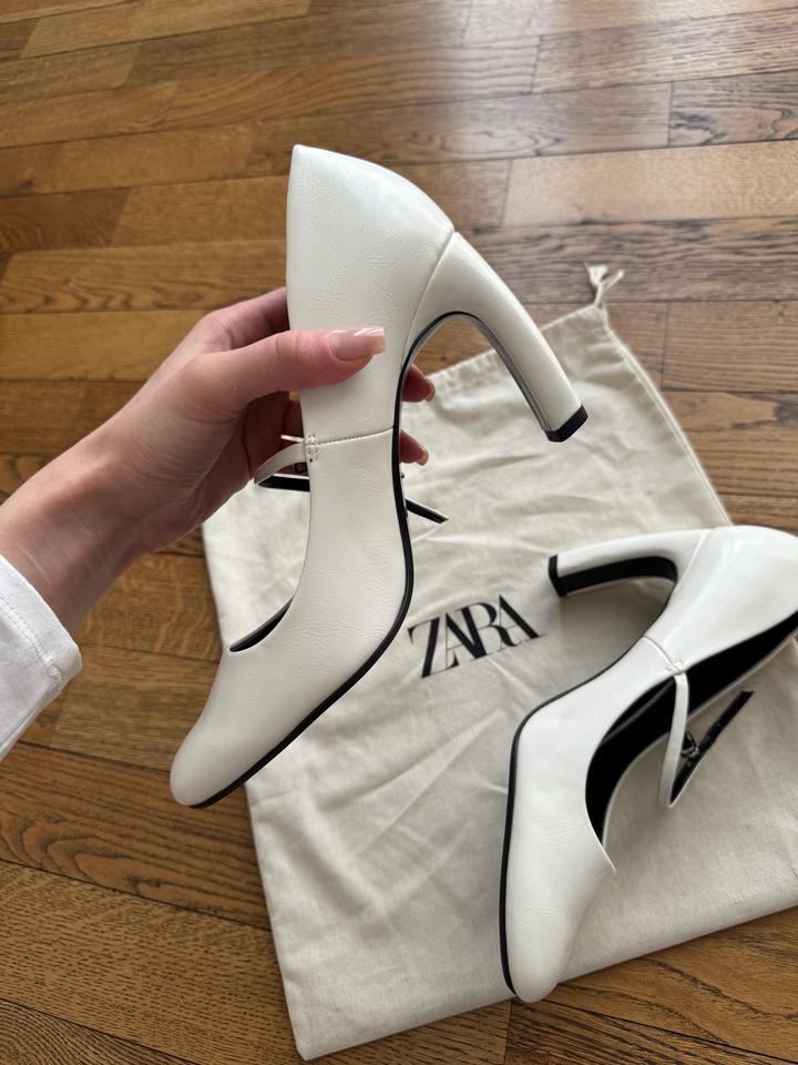 Туфли на изогнутом каблуке Zara