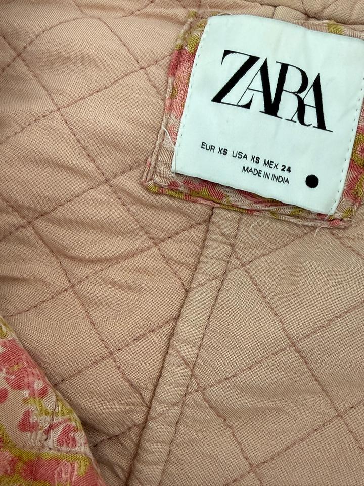 Стеганная куртка на весну Zara