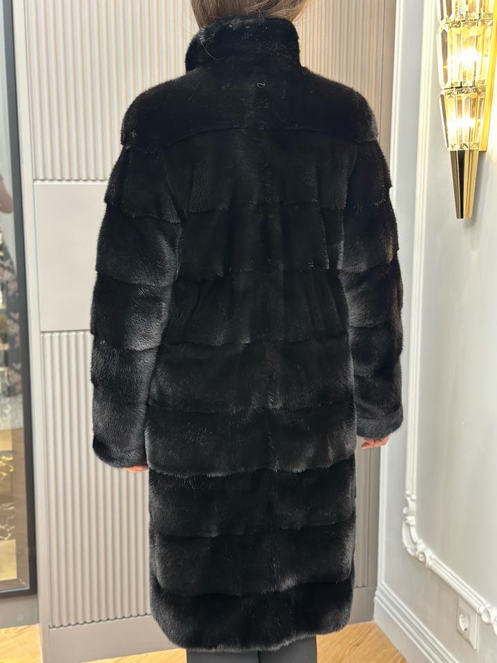 Продам норковую шубу blackglama