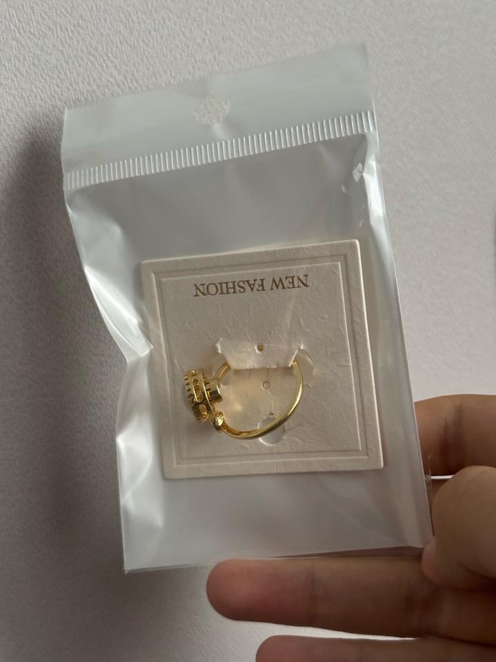 Красивое необычное кольцо с жемчугом