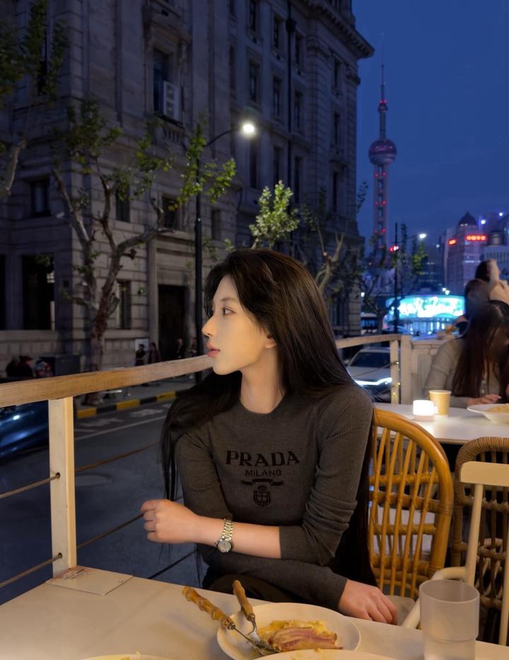 Лонгслив новый с бирками под Prada 1:1