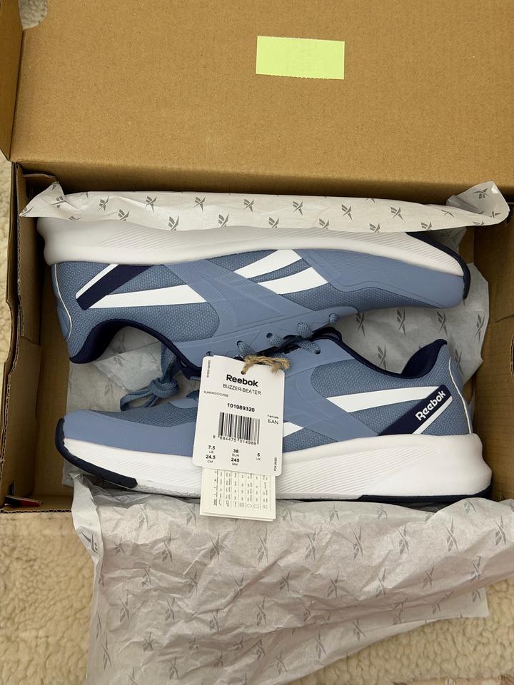 Женские кроссовки Reebok