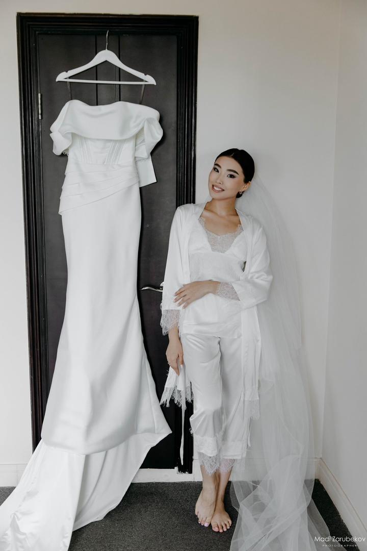 Свадебное платье WHITE SWAN