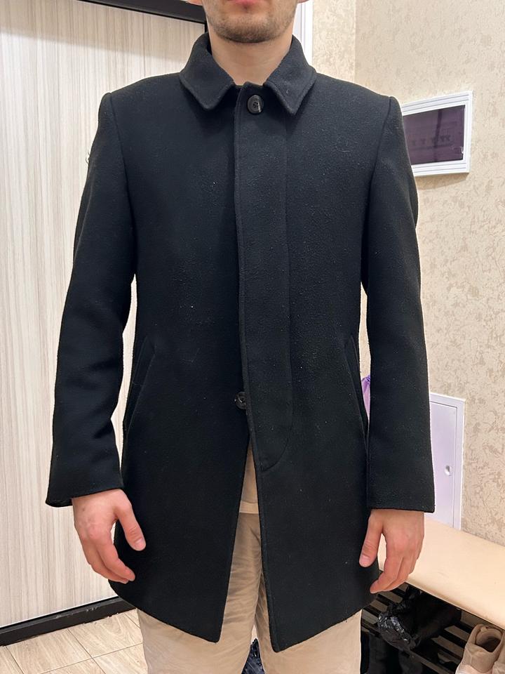 Pablo Zanetti, классическое черное пальто средней длины с отложным воротником