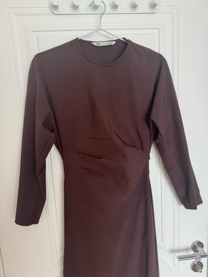 Платье Zara