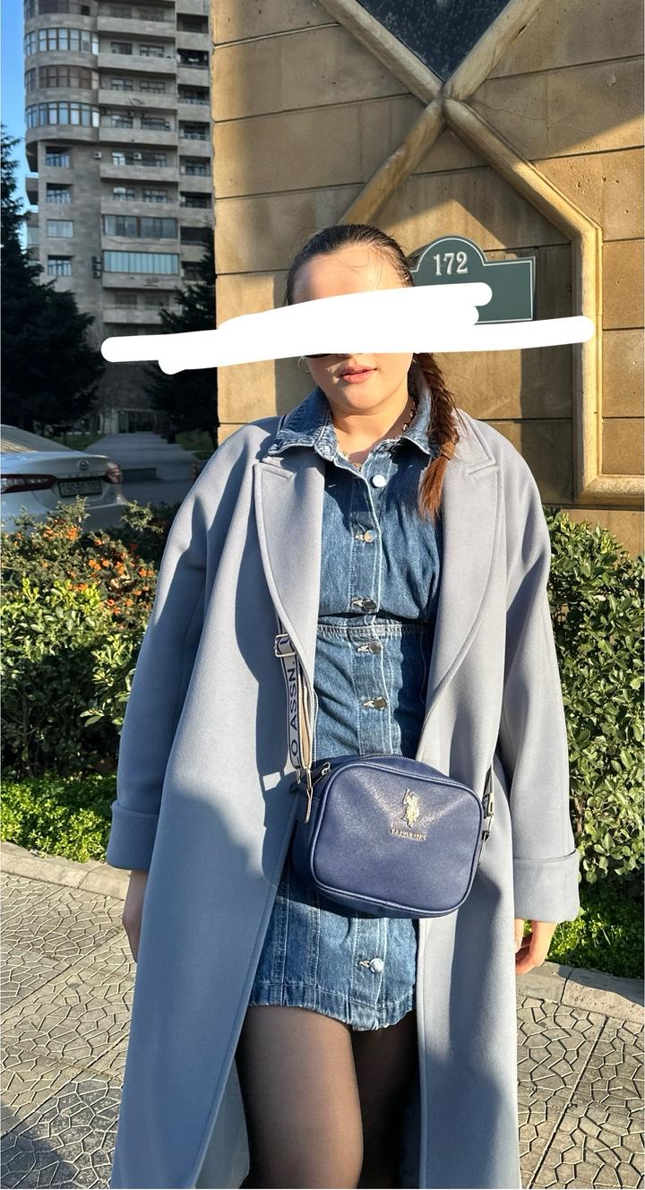 Голубое пальто