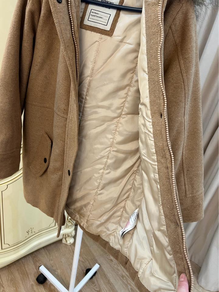 Очень красивое пальто демисезон , весна- осень