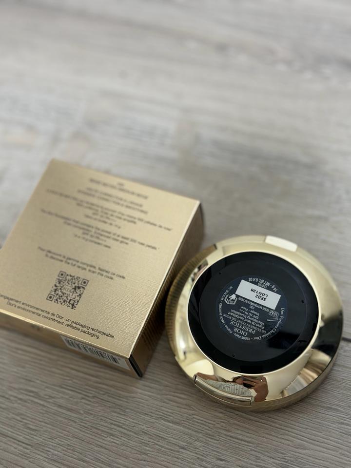 Нежный золотистый фон для роскошного Dior Prestige Le Cushion ✨