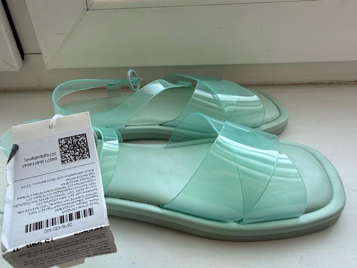 Сандалии Zara