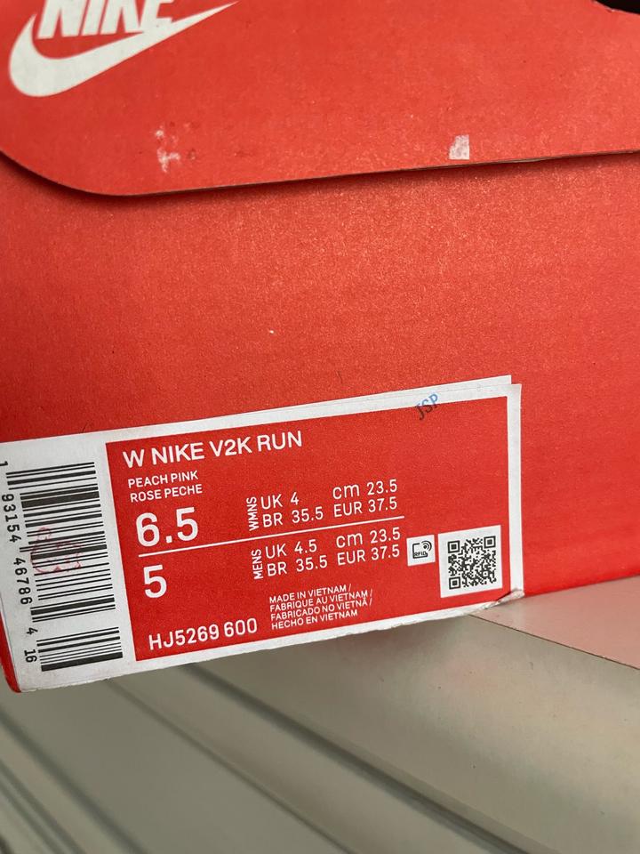 кроссовки Nike v2k run