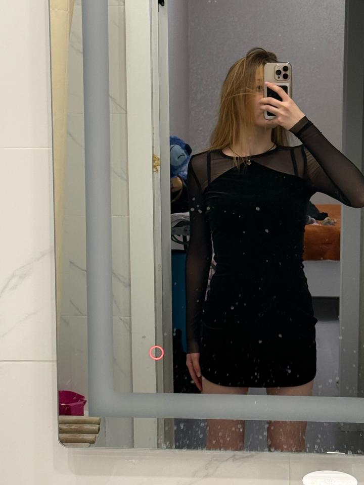 Велюровое платье Mango