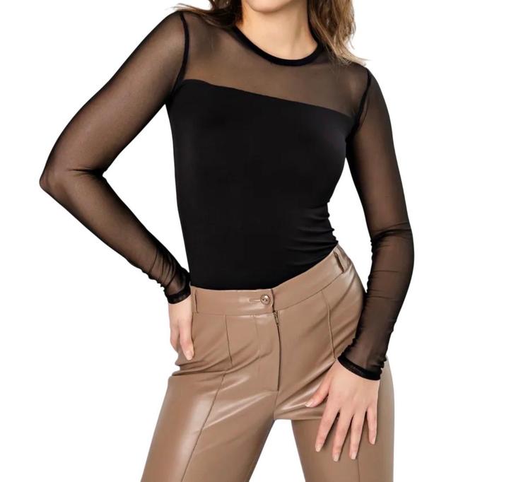 Черный лонгслив в сетку с длинным рукаом