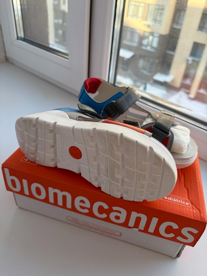 Новые сандалии Biomecanics