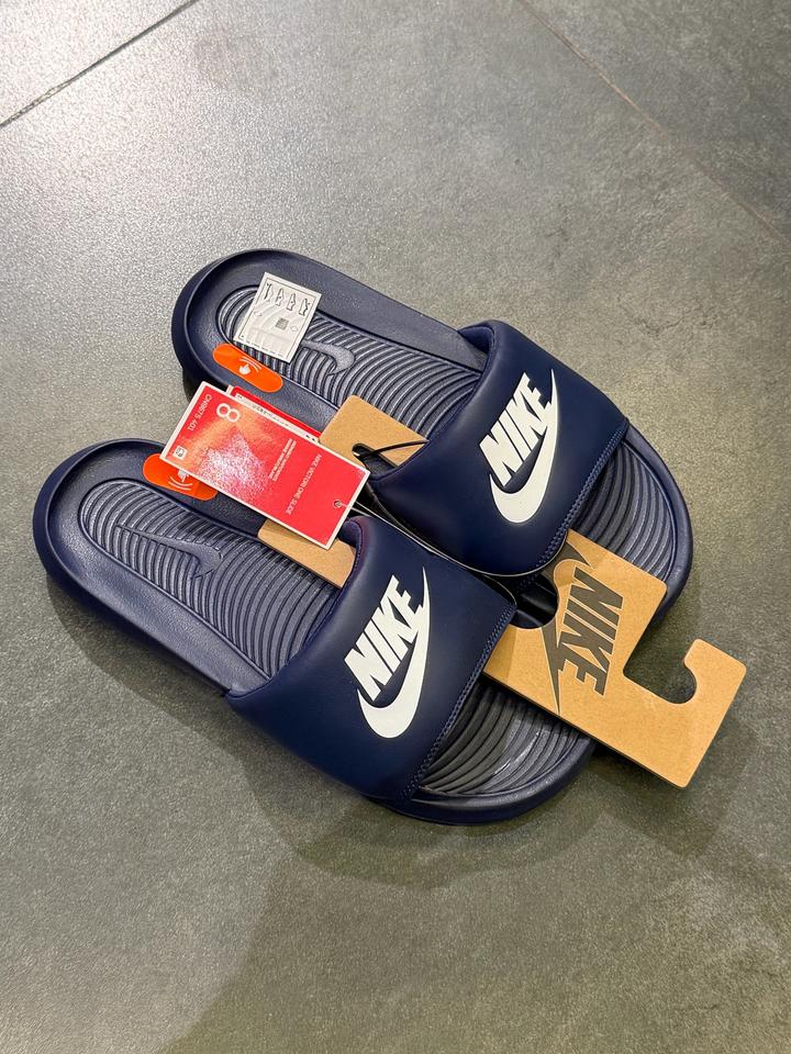 Шлепанцы Nike