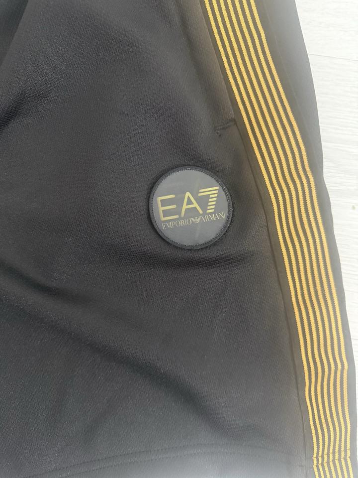 Шорты EA7
