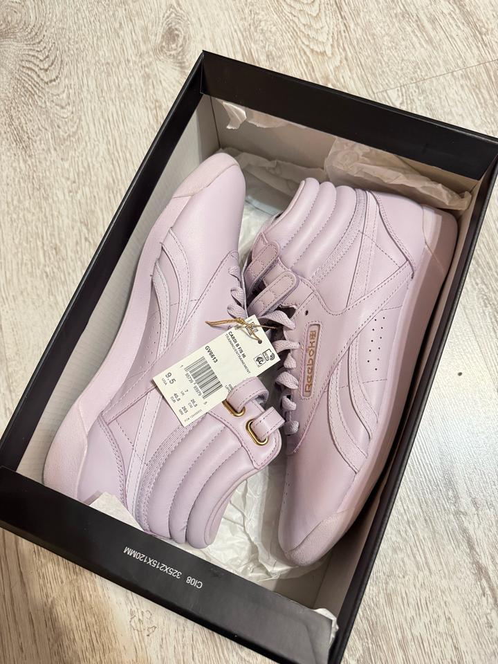 REEBOK новые кроссовки