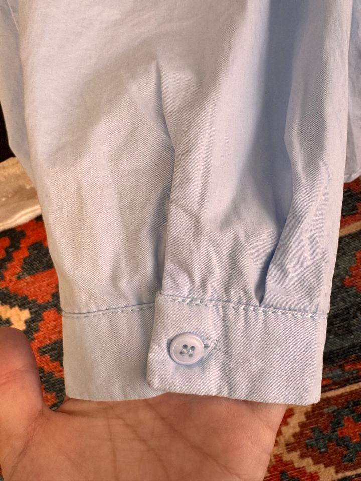 Голубая рубашка