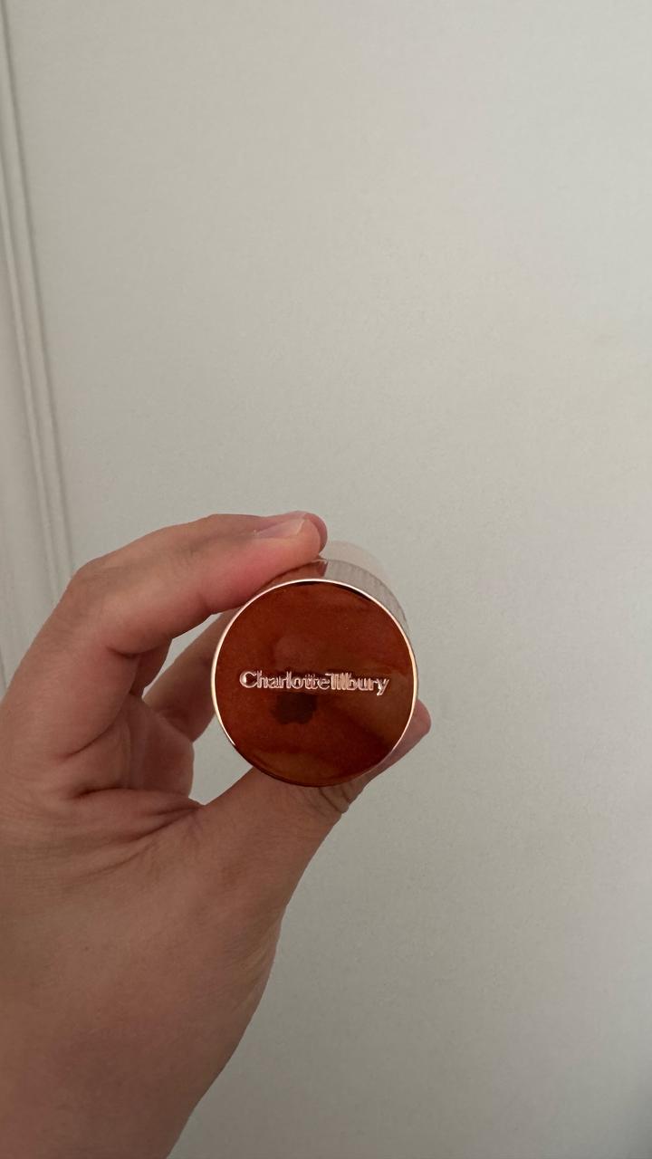 Сияющая флюидная база Charlotte Tilbury