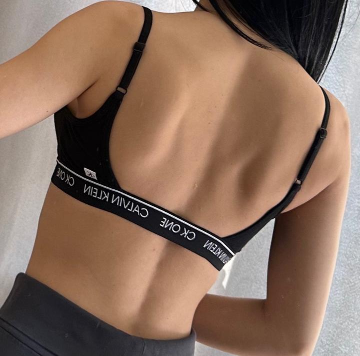 Продам топ Calvin Klein