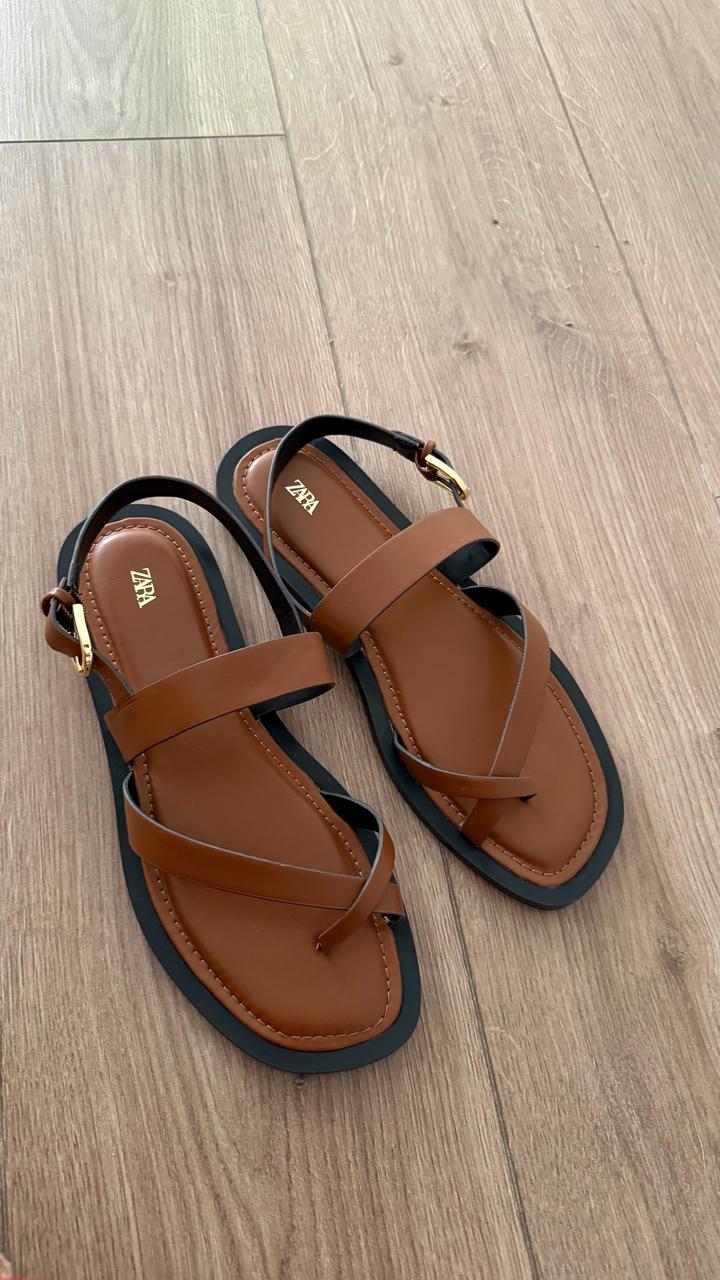 Сандаллии Zara