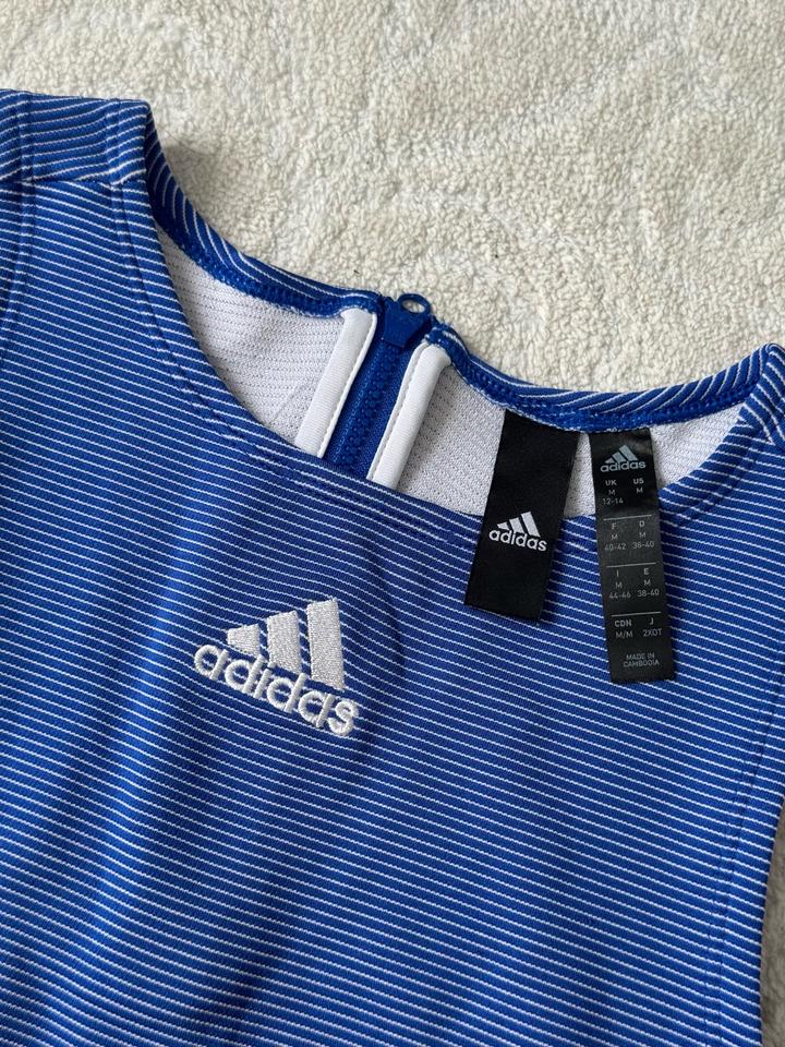Укороченный топ Adidas с молнией сзади