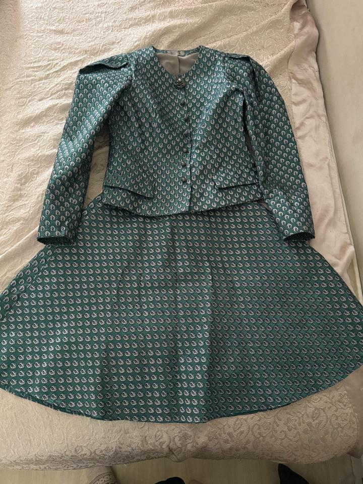 Жаккардовый костюм (жакет + юбка)