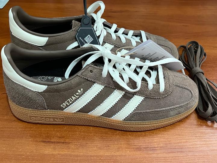 Кроссовки adidas spezial