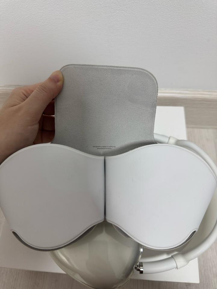 AirPods Max