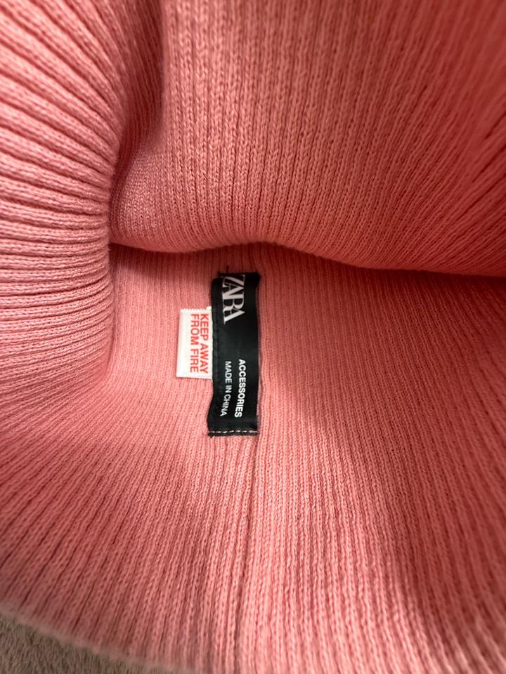 Шапка Zara на 4-5 лет