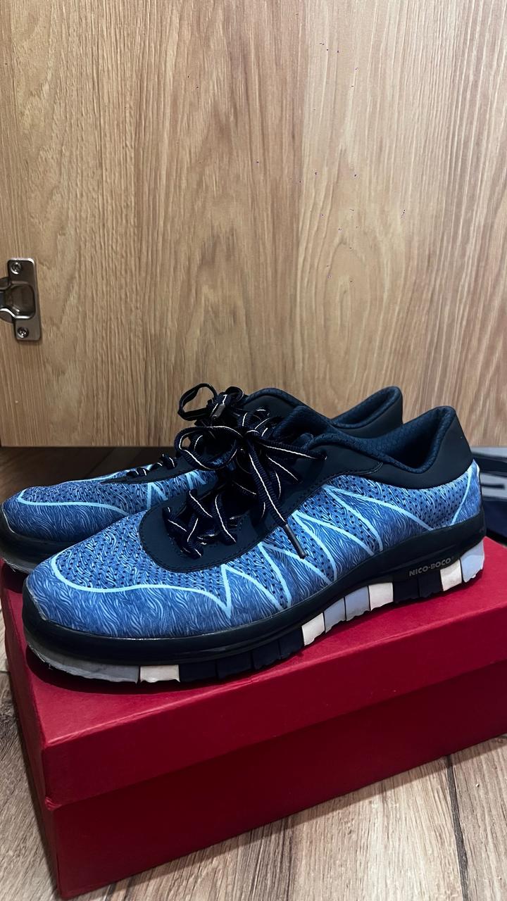 Продам кроссовки