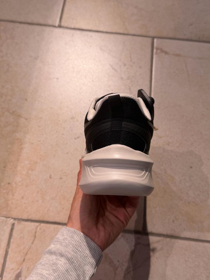 Женские кроссовки от Reebok