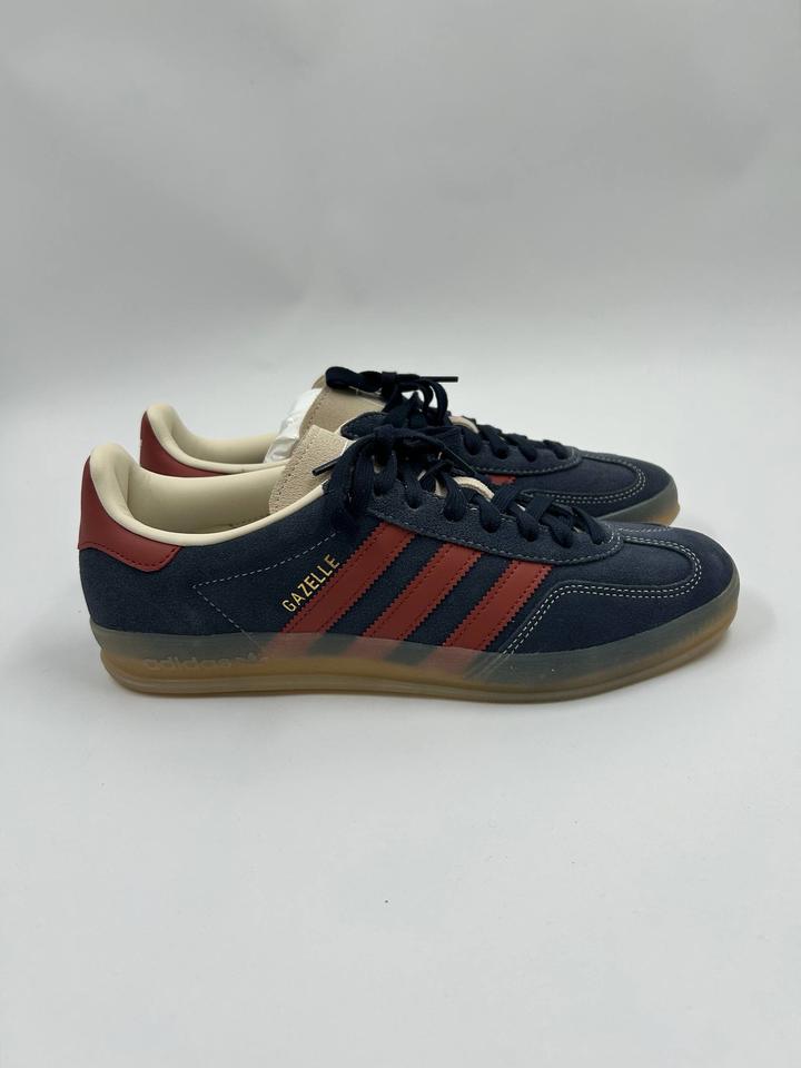 Абсолютно новые кеды Adidas