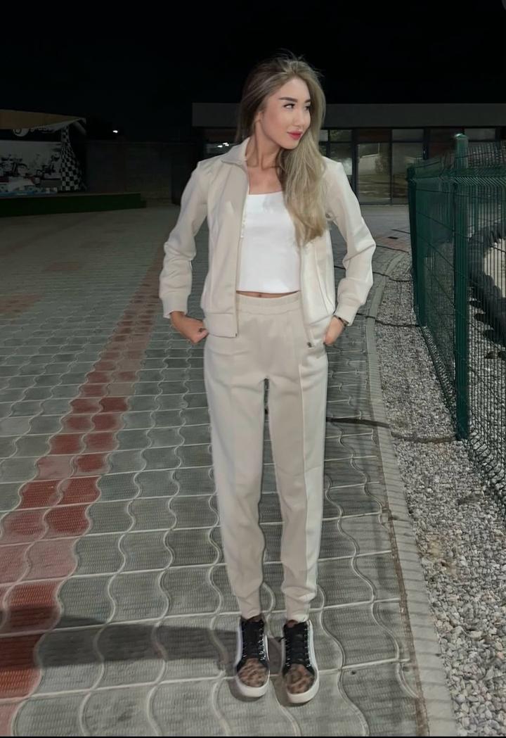 Повседневная бежевая двойка