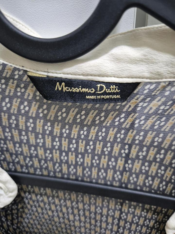 Блузка от бренда Massimo Dutti