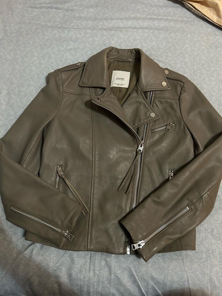 Кожанная куртка Манго С размер