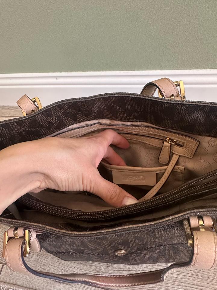 Сумка от Michael Kors