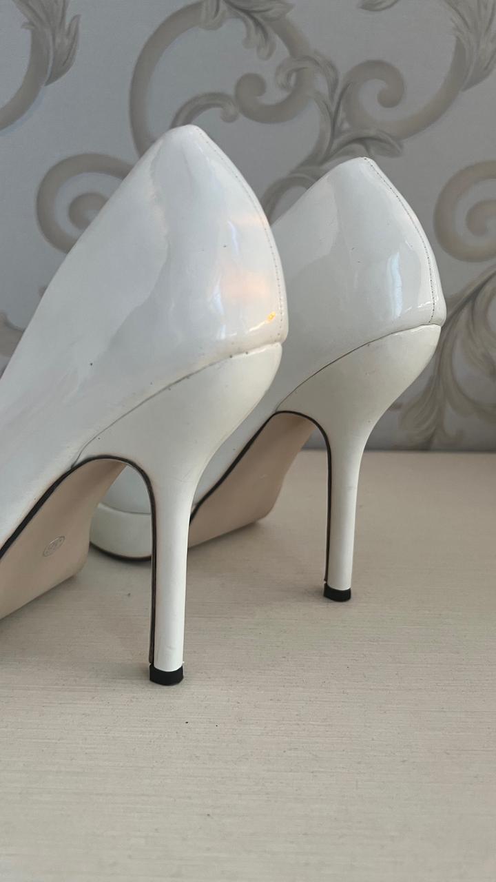 Белые туфли