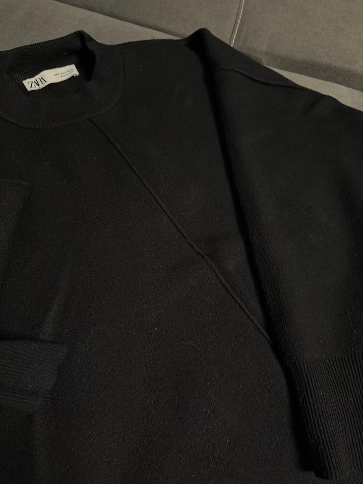 Свитер черный ZARA