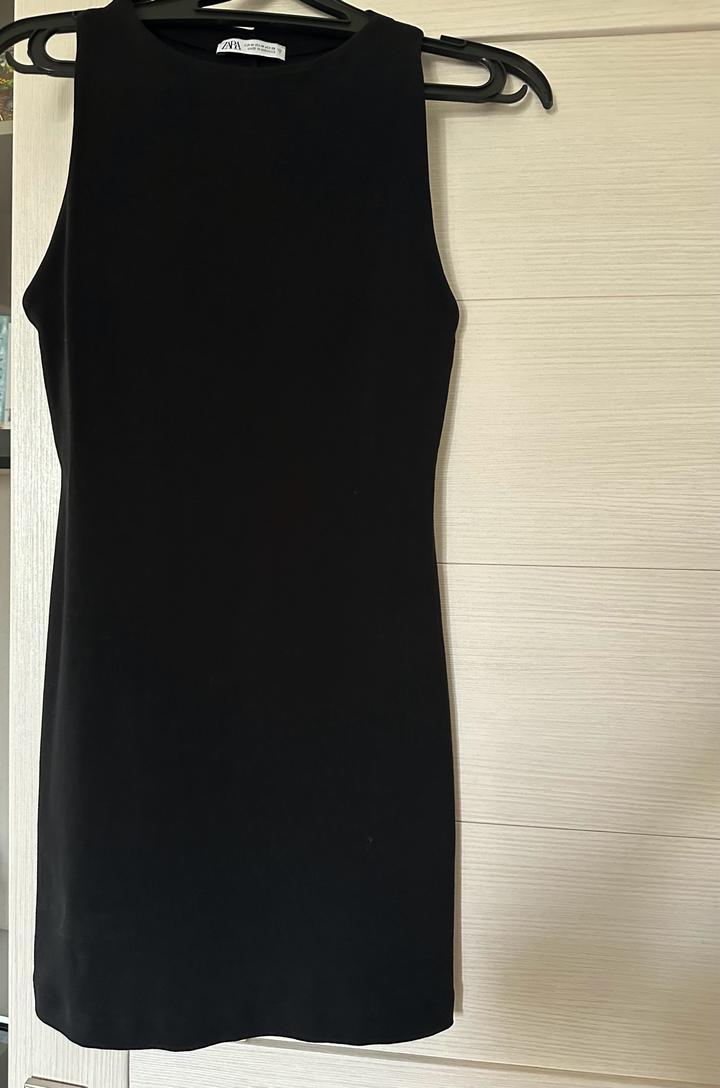 Черное платье Zara