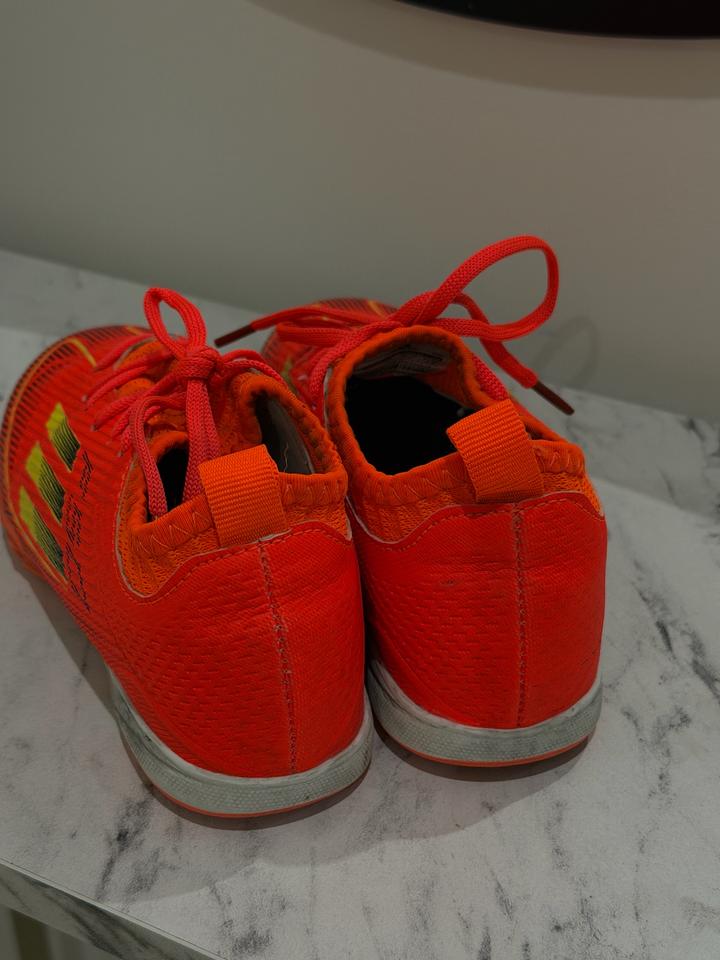 Футбольные бутсы