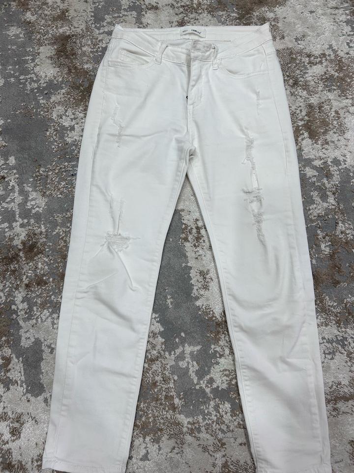 Джинсы белые